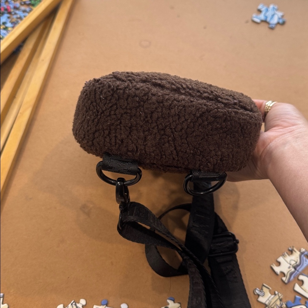 Brixley Sherpa belt bag - Picture 4 of 5